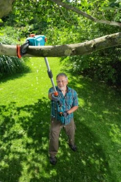 GARDENA Accu Telescopische Snoeizaag TCS 20/18 P4A Set 7 GARDENA Accu Telescopische Snoeizaag TCS 20/18 P4A Set -Beste Tuinmeubilair Winkel gardena accu telescopische snoeizaag tcs 20 18 p4a set 1000x1500 640af323285d7 l